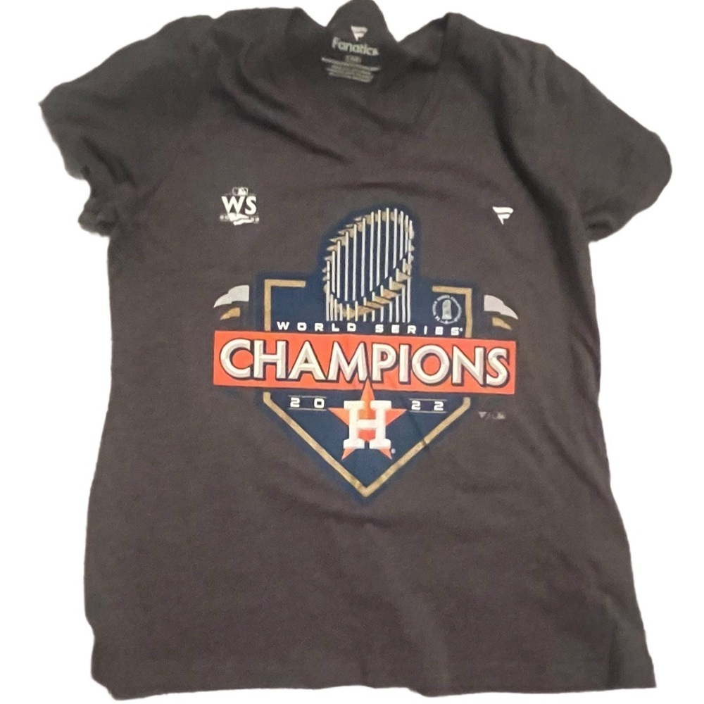 Houston Astros 2022 World Series Champions Women’s V-Neck Tee Size L (Fits Lk M)